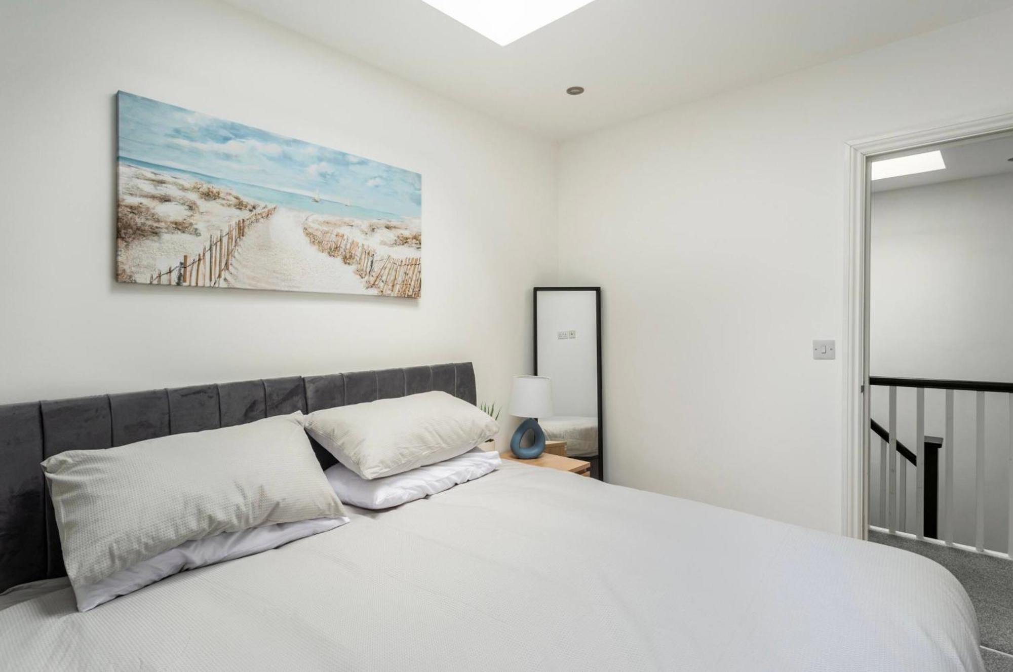 Beautiful 2 Bed Apartment Just Steps To The Beach 韦茅斯 外观 照片