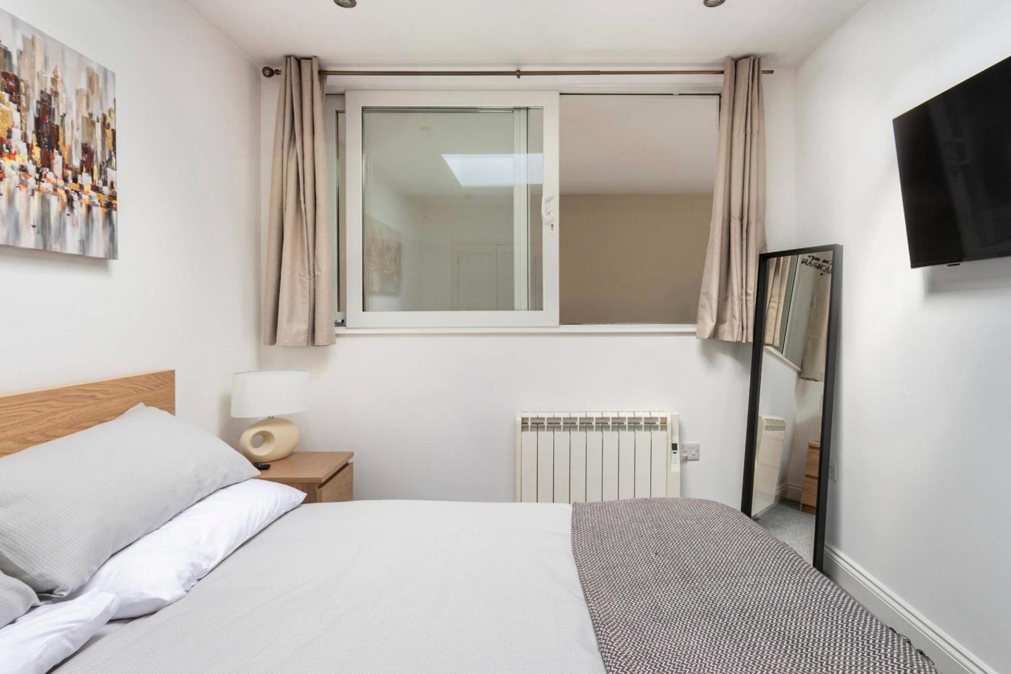 Beautiful 2 Bed Apartment Just Steps To The Beach 韦茅斯 外观 照片