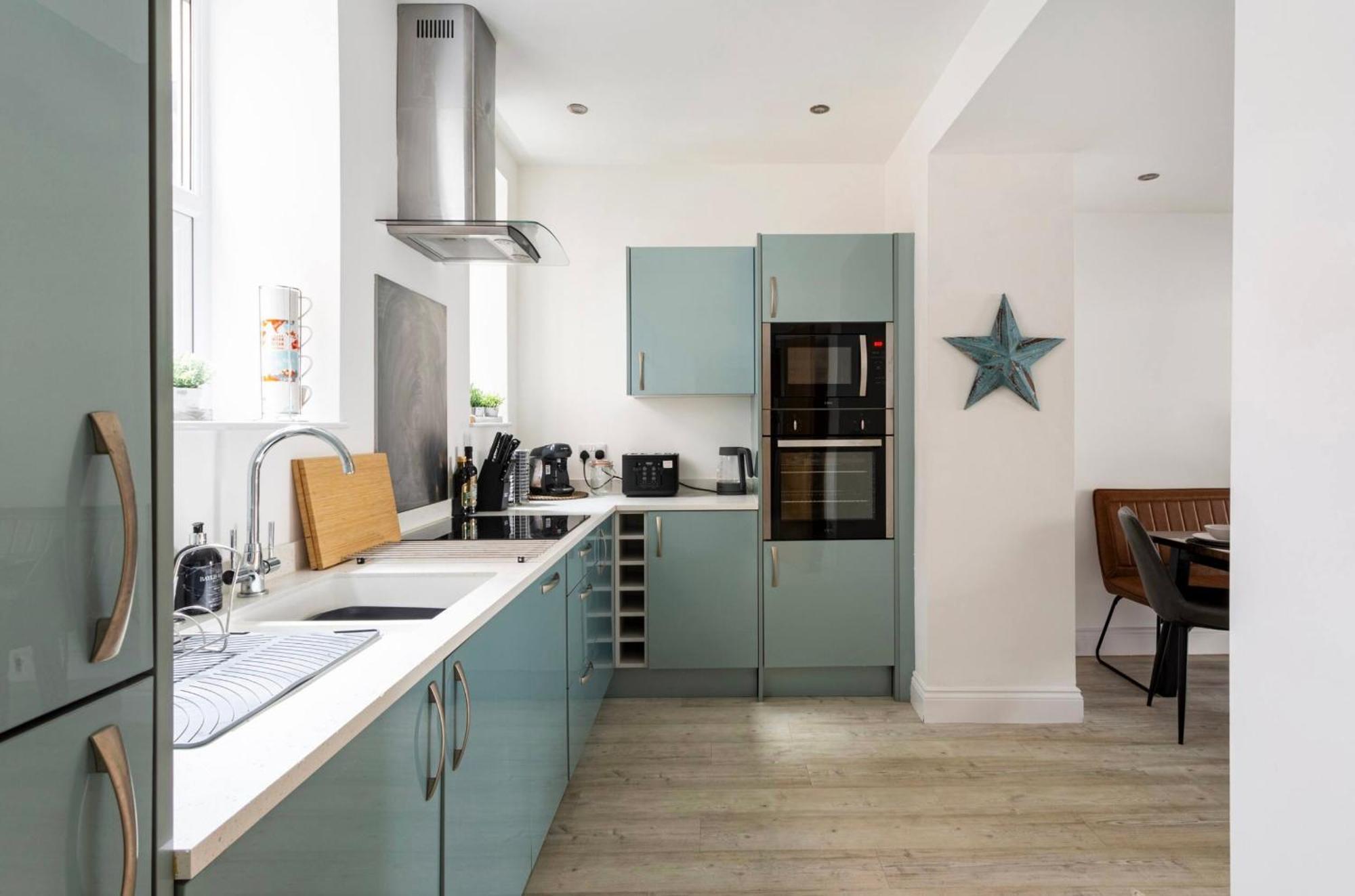 Beautiful 2 Bed Apartment Just Steps To The Beach 韦茅斯 外观 照片